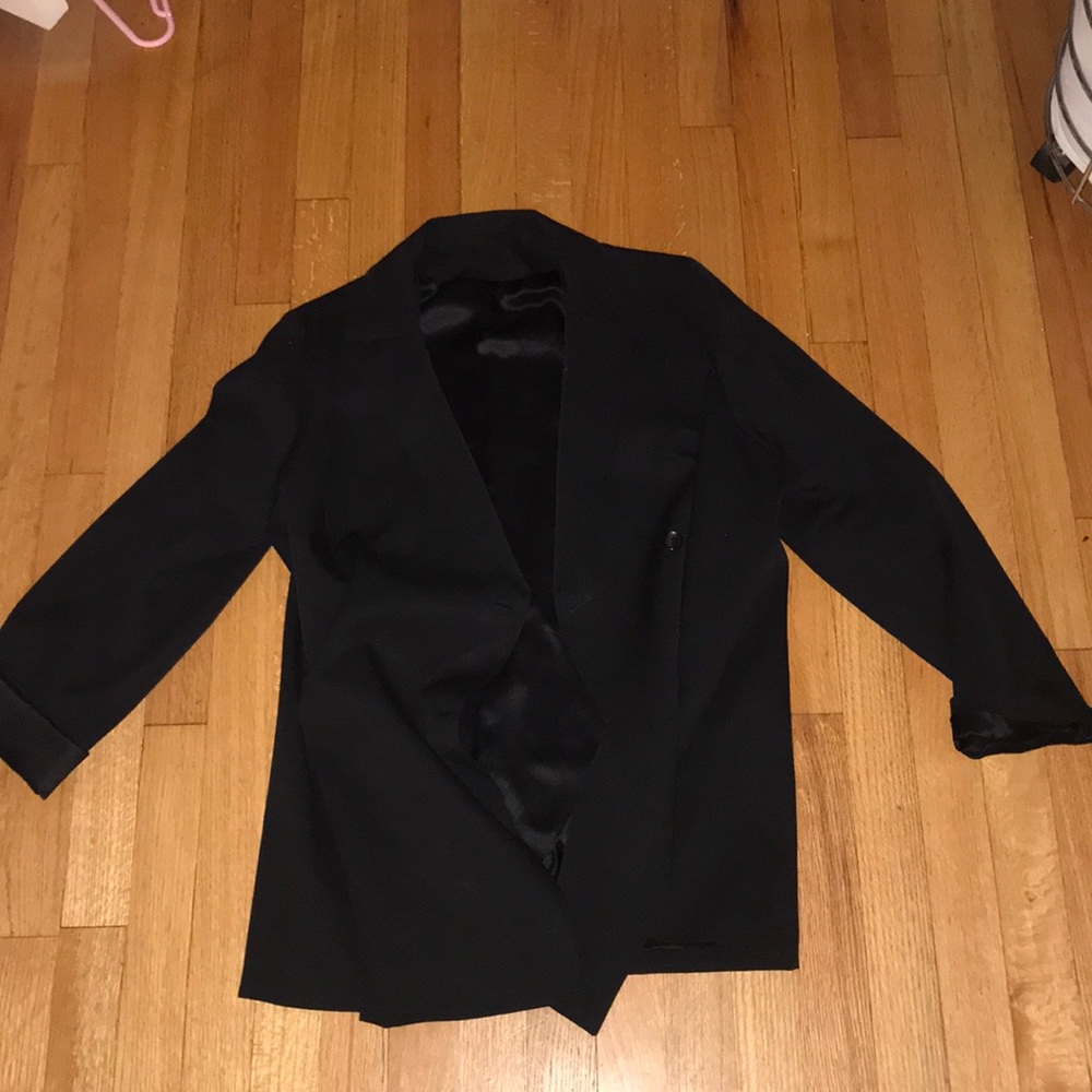 Women’s oversized black blazer